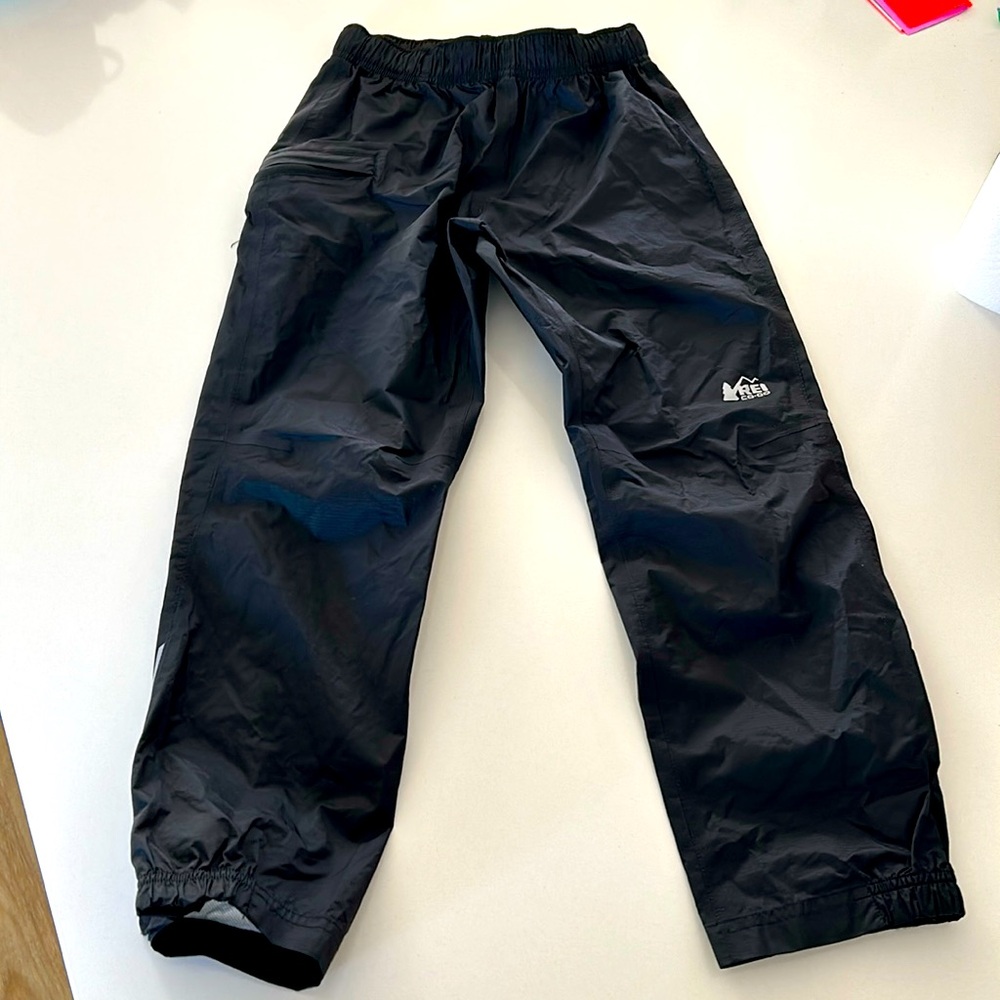 REI kids small (8) black rain pants